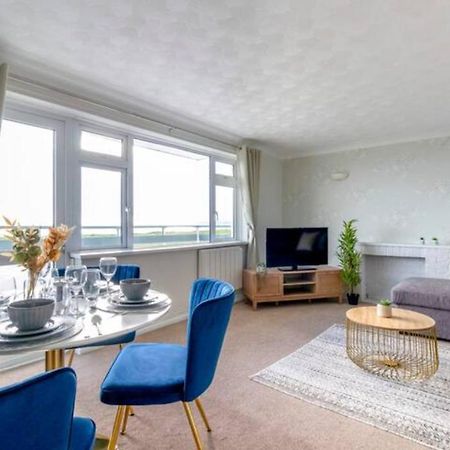 Trendy Sea View 2 Bedroom Sleeps 6 - Free Parking بورنماوث المظهر الخارجي الصورة