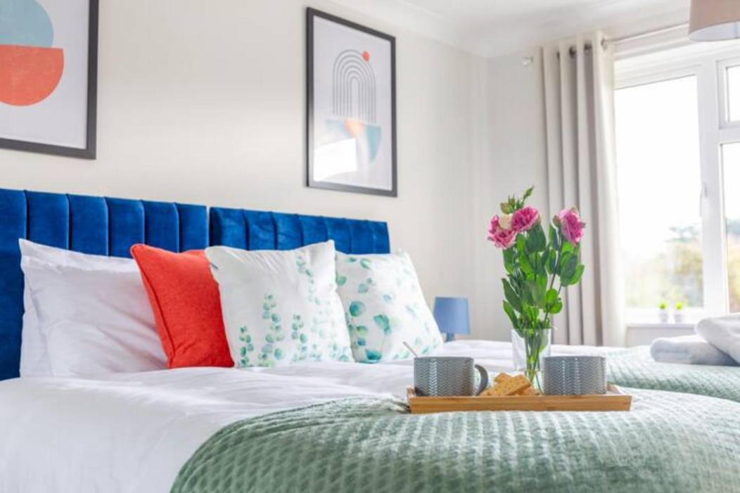 Trendy Sea View 2 Bedroom Sleeps 6 - Free Parking بورنماوث المظهر الخارجي الصورة